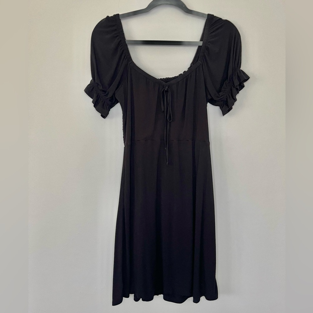 Francesca’s Alya Black Puff Sleeve Ruched Back Mini Sundress Size Medium